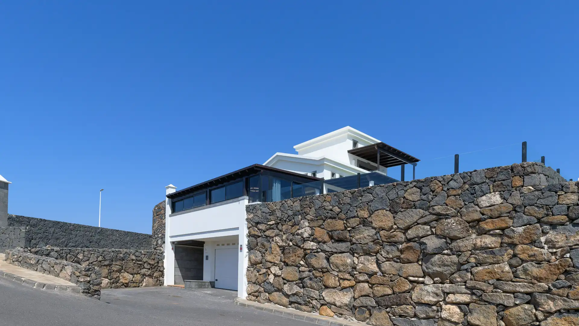 Kontakt Hero-Bild – Kontakt Hipoclub Villen